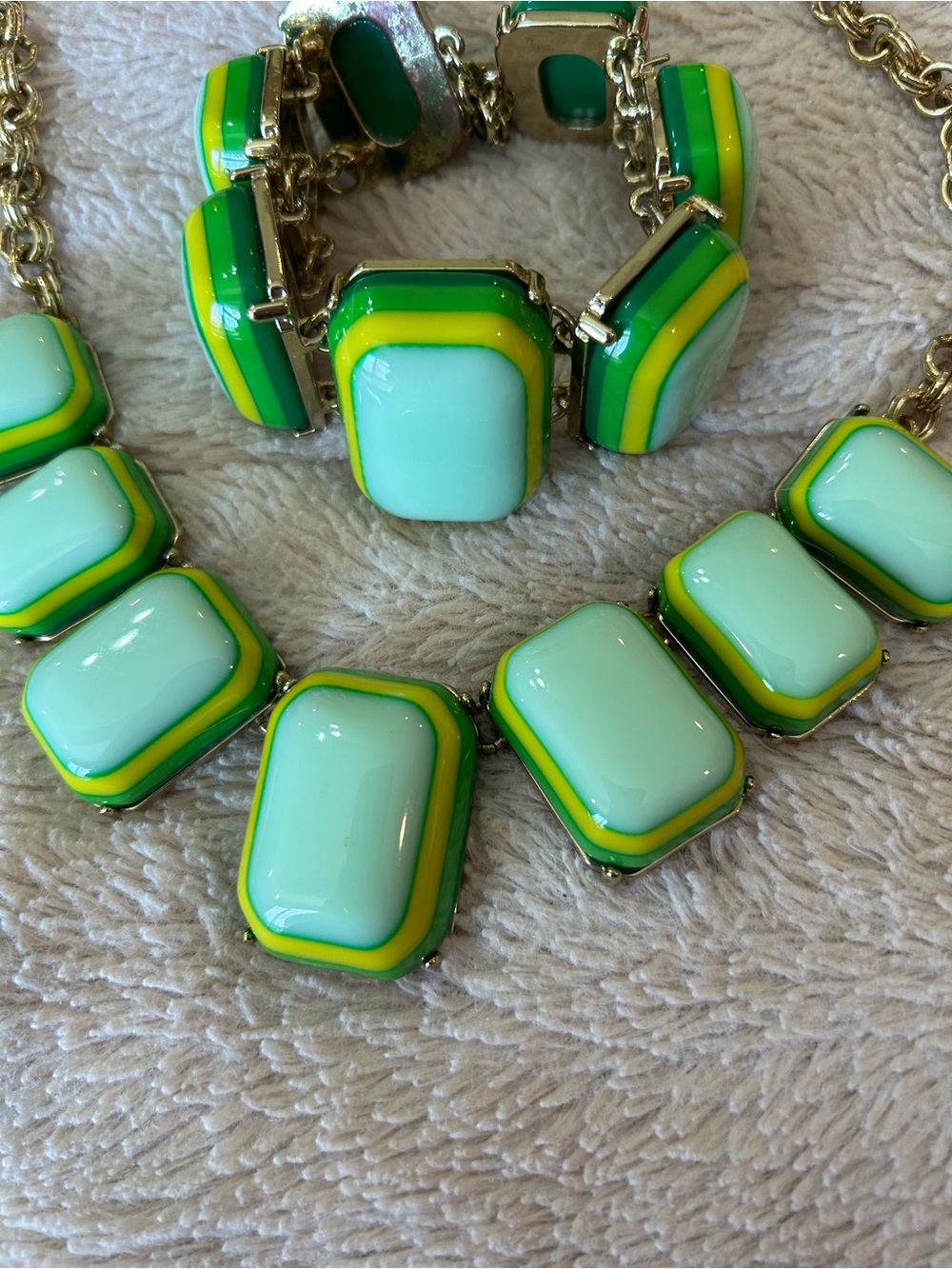 Coldwater Creek Green/Yellow Layered Glass Statement Necklace & Bracelet Set - Picture 2 of 9